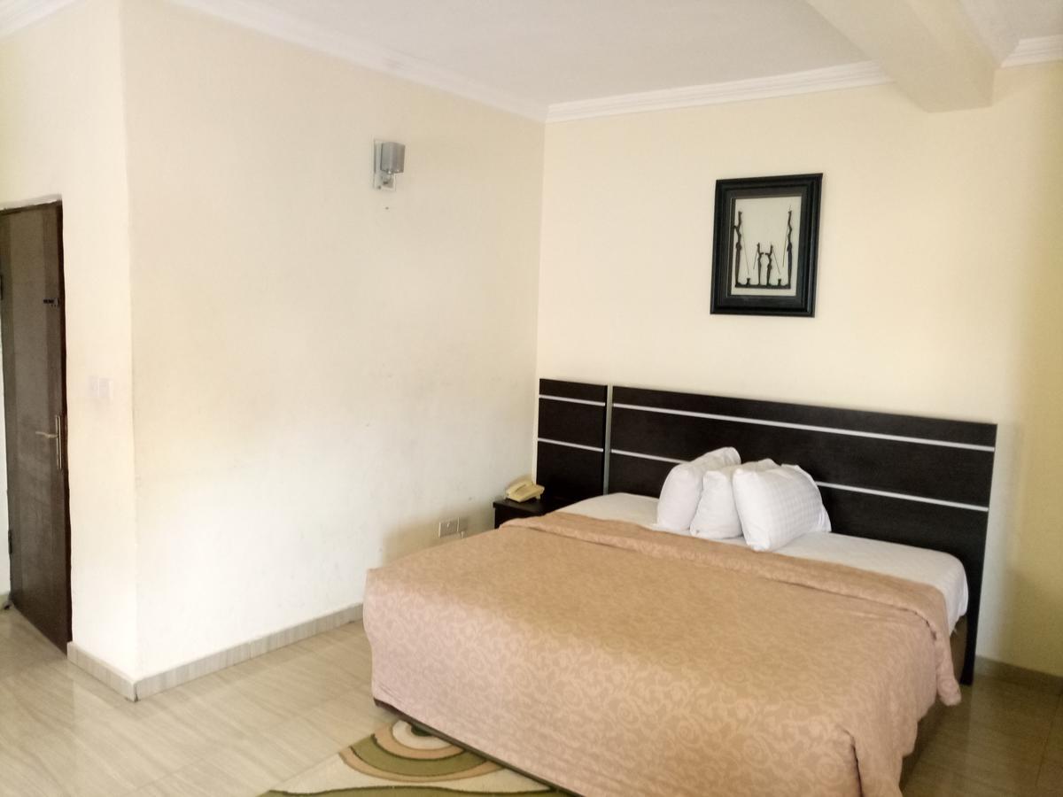 Hotel Benizia Asaba Ngoại thất bức ảnh