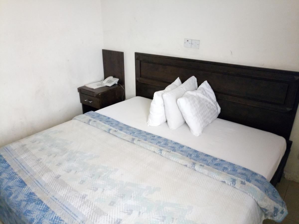 Hotel Benizia Asaba Ngoại thất bức ảnh