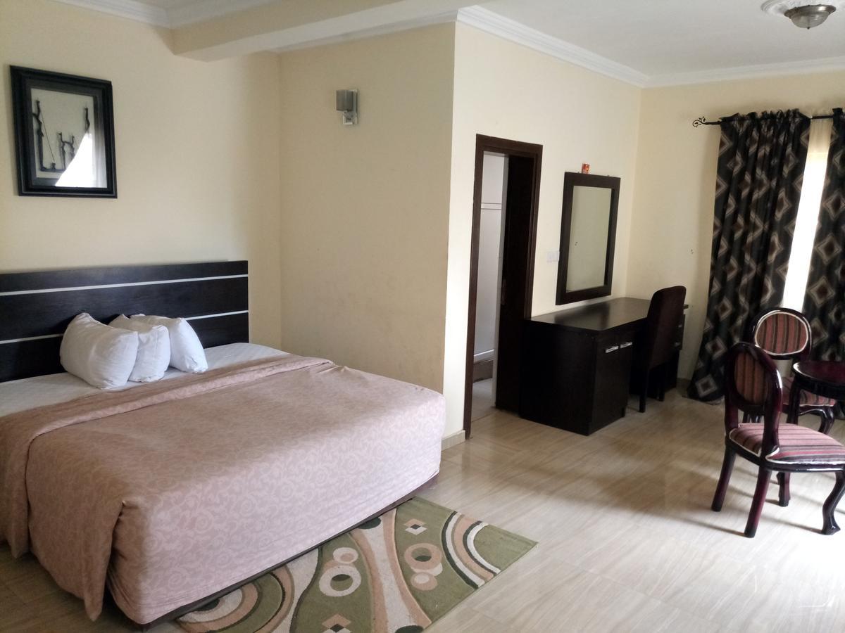 Hotel Benizia Asaba Ngoại thất bức ảnh