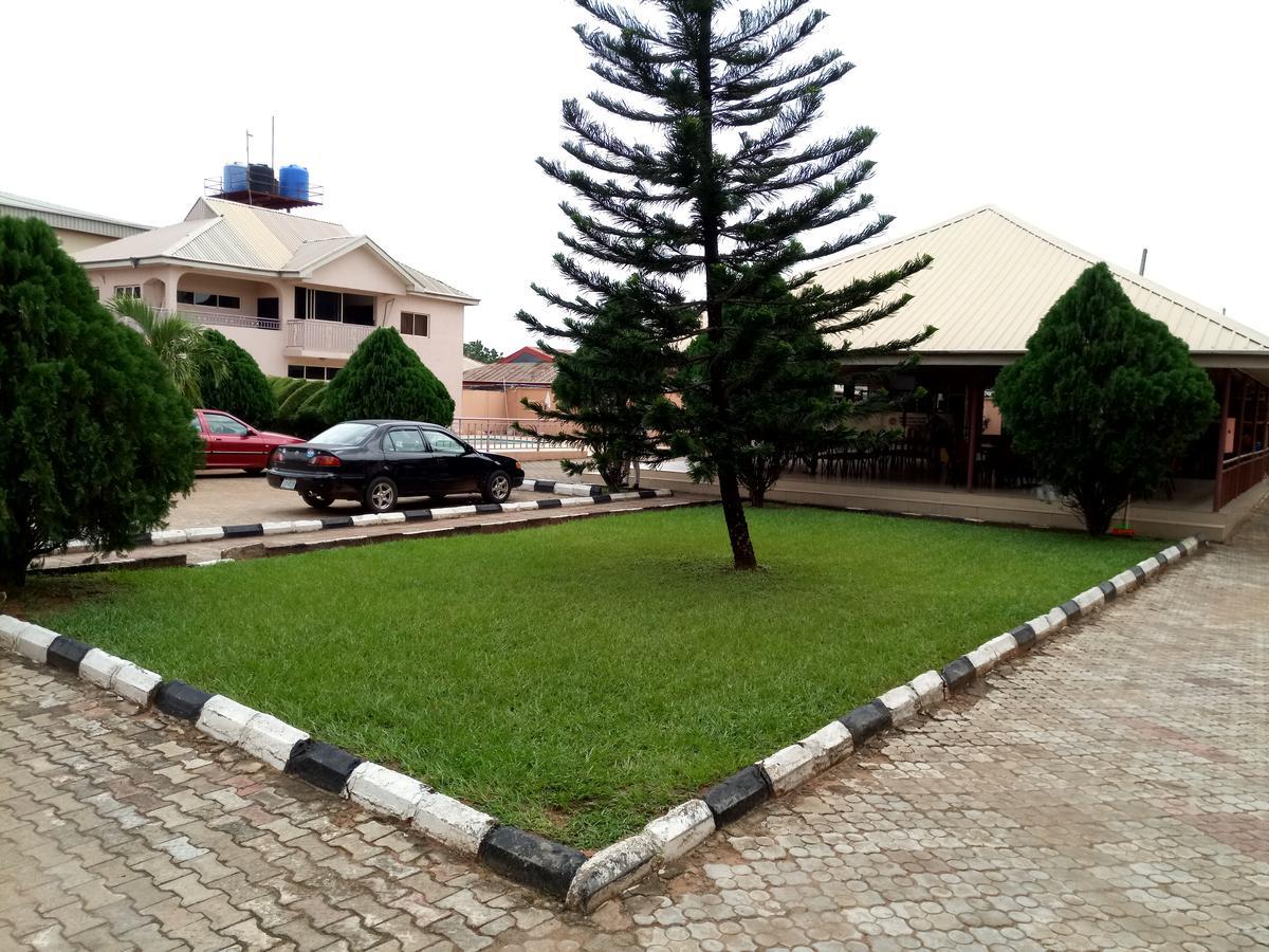 Hotel Benizia Asaba Ngoại thất bức ảnh