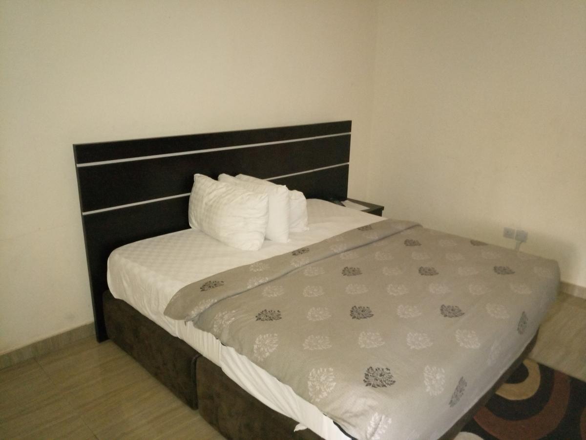 Hotel Benizia Asaba Ngoại thất bức ảnh