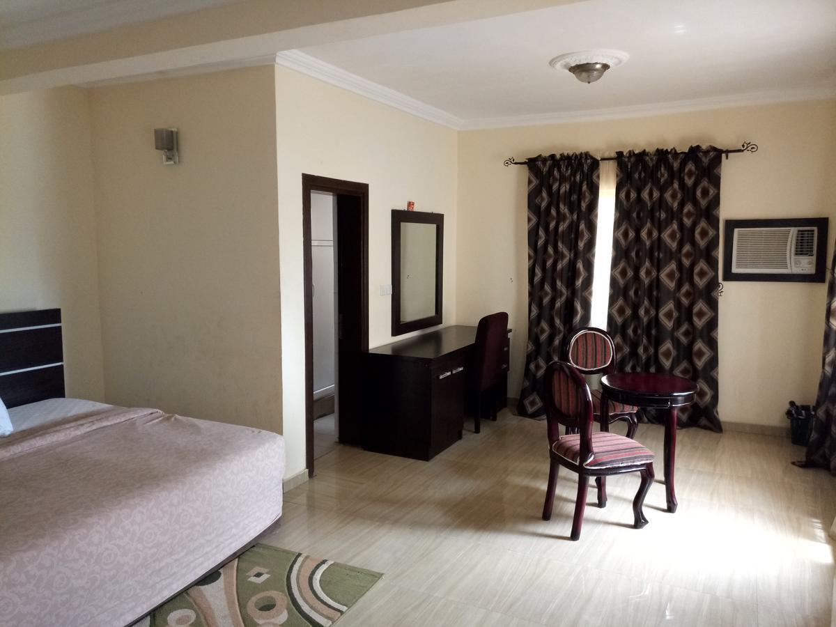 Hotel Benizia Asaba Ngoại thất bức ảnh