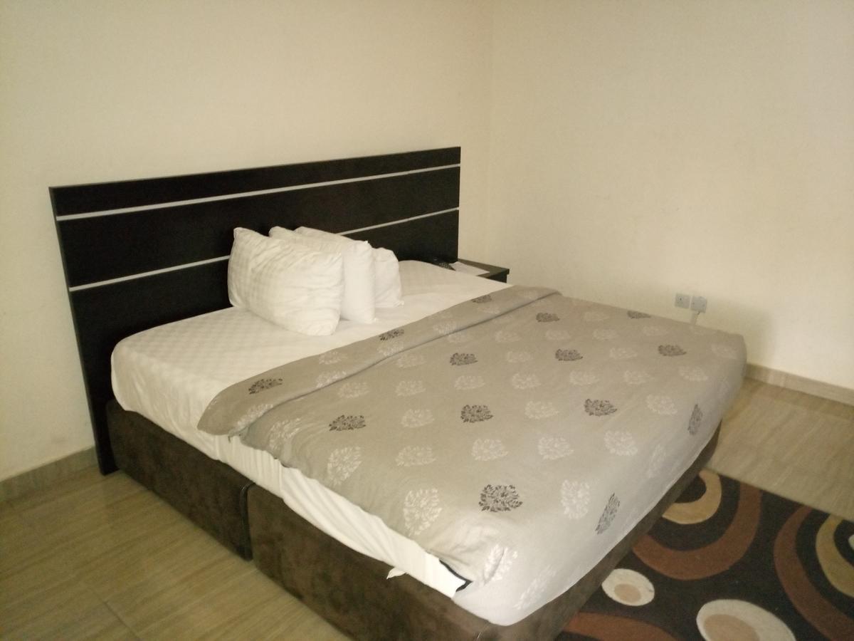 Hotel Benizia Asaba Ngoại thất bức ảnh