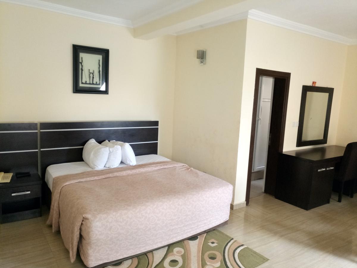 Hotel Benizia Asaba Ngoại thất bức ảnh